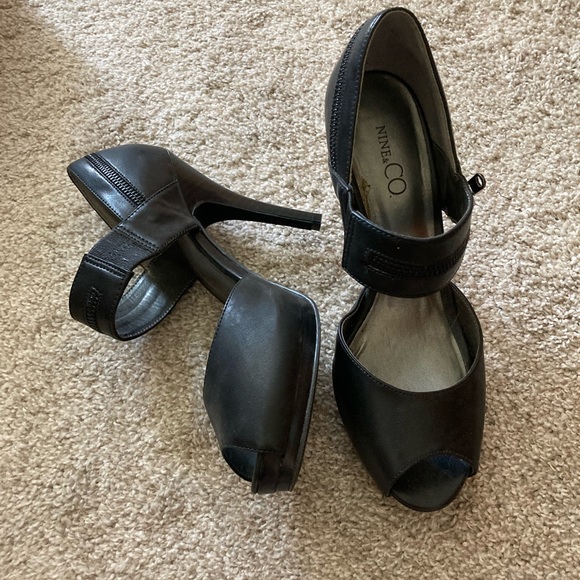Nine & Co heels - Picture 2 of 2